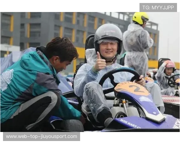 大洋联盟棒球场双人配合完成精彩抢点